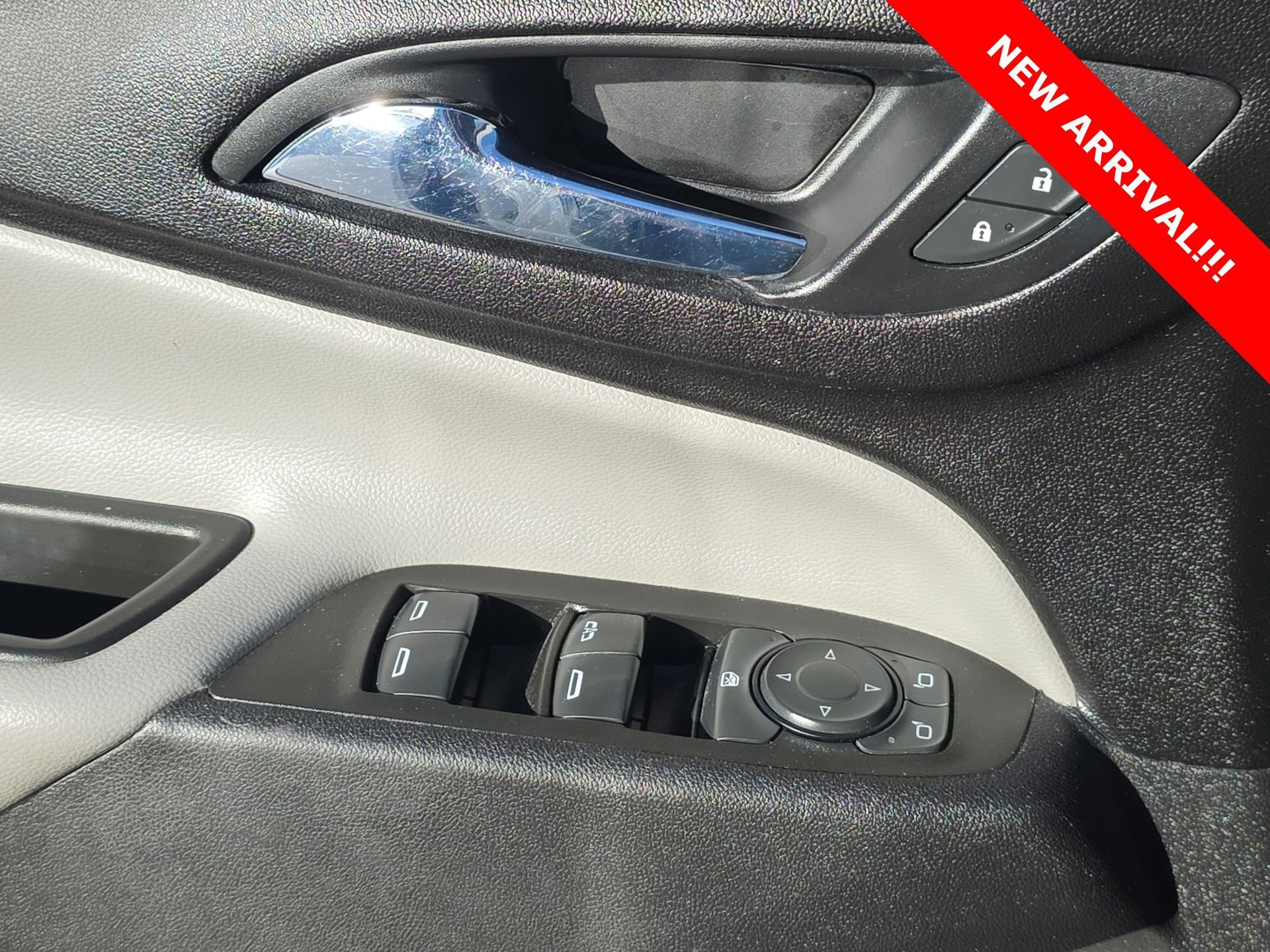 Used 2020 Chevrolet Equinox LS w/ LS Convenience Package image 26