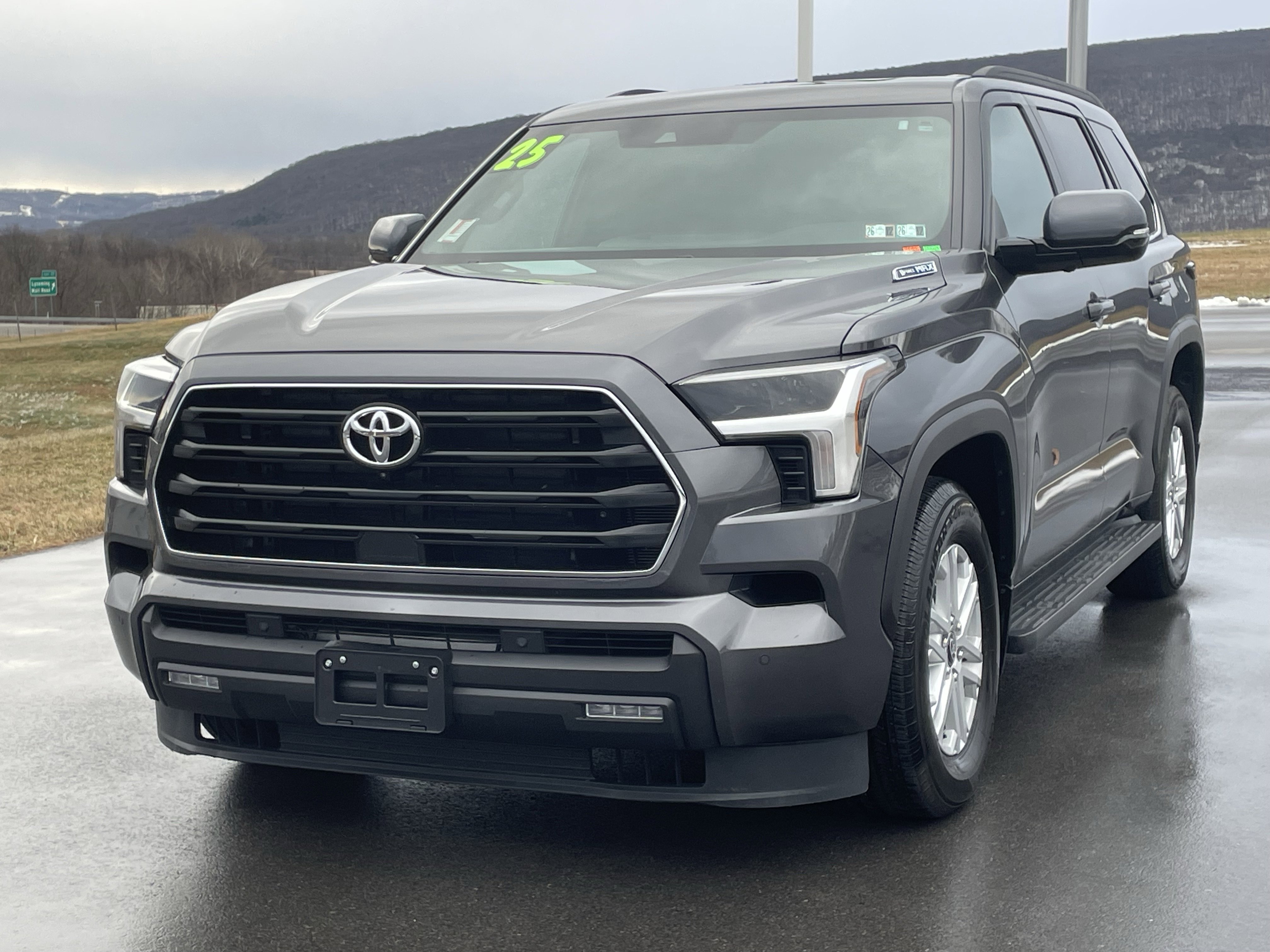 Used 2025 Toyota Sequoia SR5 image 8