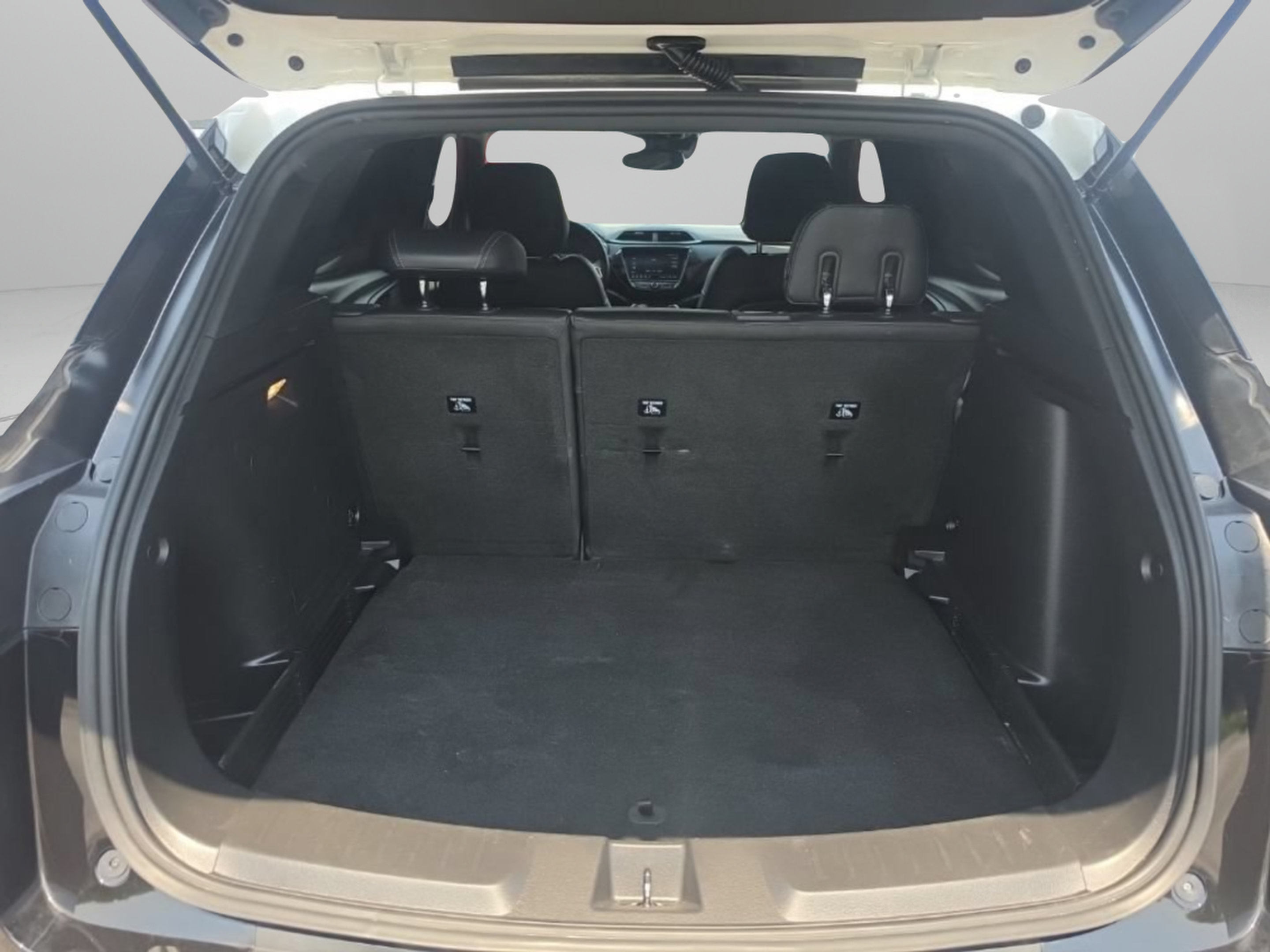 Used 2021 Chevrolet TrailBlazer ACTIV w/ Technology Package FWD image 12