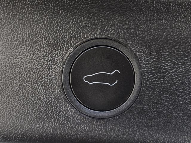 Used 2025 Tesla Model Y Long Range AWD/4WD image 12