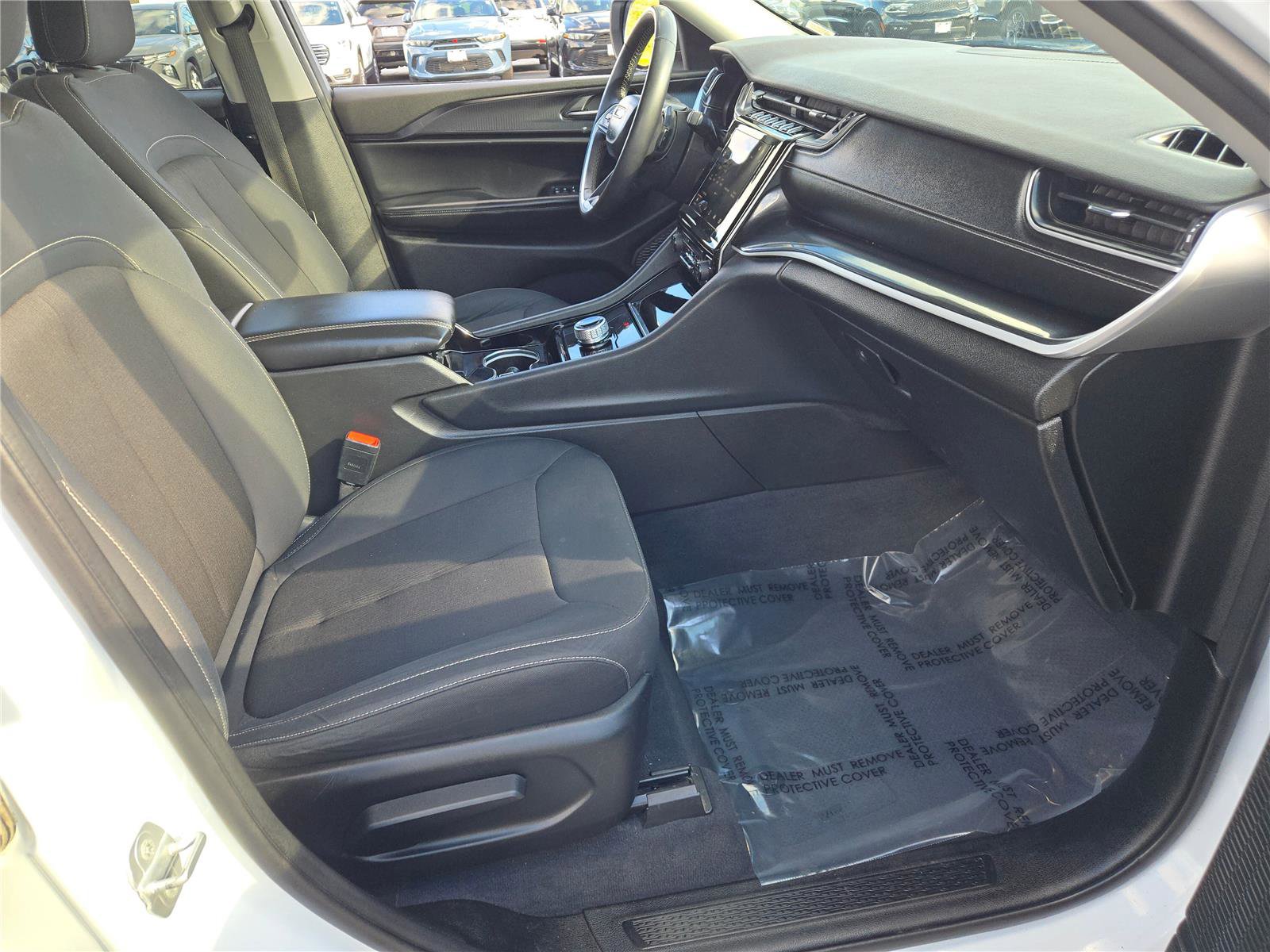 Certified 2023 Jeep Grand Cherokee L Laredo image 7