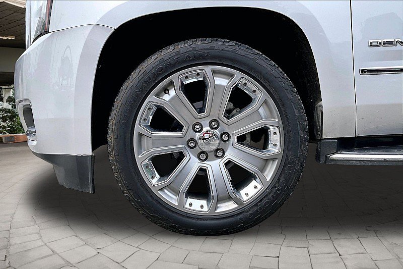 Used 2017 GMC Yukon XL Denali w/ Open Road Package RWD image 7
