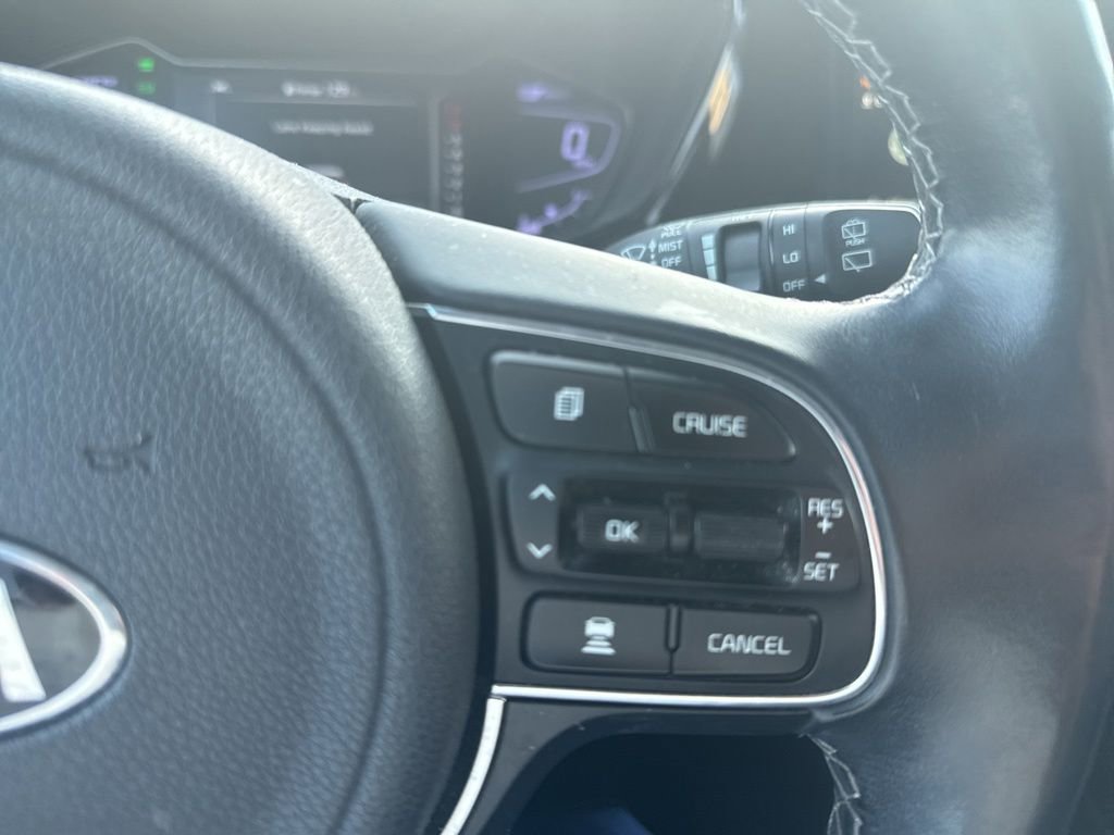 Used 2020 Kia Niro EX Premium FWD image 27