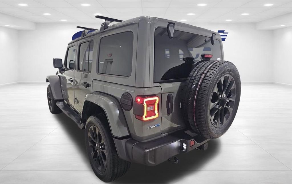 Used 2021 Jeep Wrangler Unlimited Sahara w/ Dual Top Group image 8