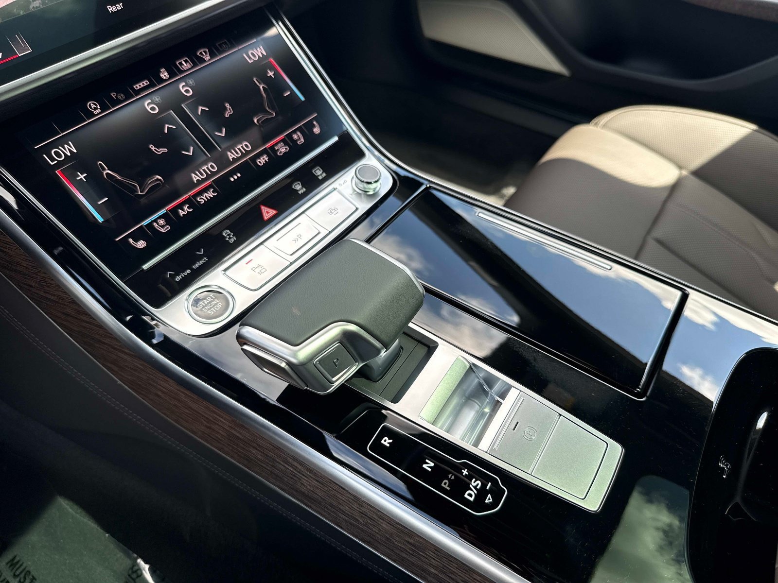 New 2027 Audi A8 L 3.0T AWD/4WD image 28