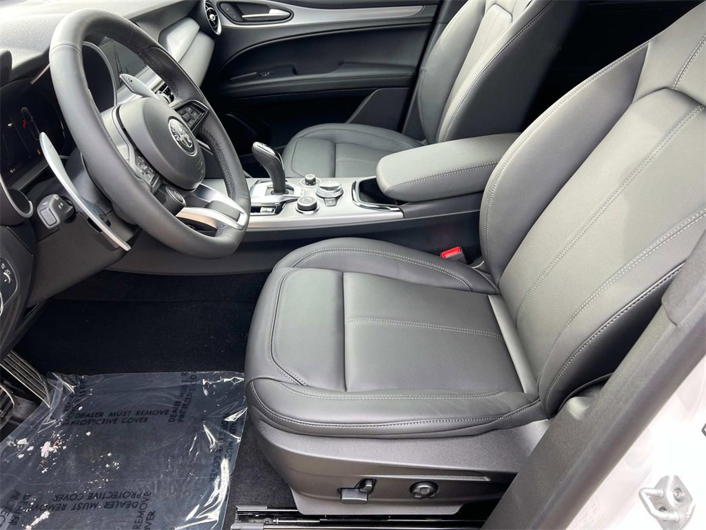 New 2025 Alfa Romeo Stelvio Sprint image 17