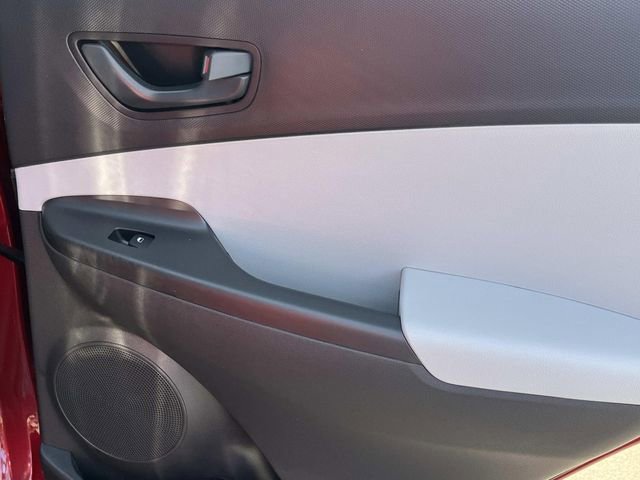 Used 2023 Hyundai Kona SEL image 21