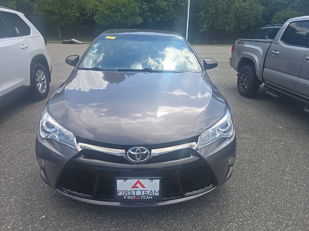 Used 2016 Toyota Camry SE FWD image 2