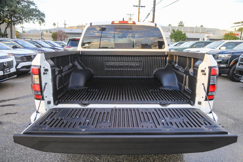 New 2026 Nissan Frontier PRO-4X w/ Tow Package AWD/4WD image 12