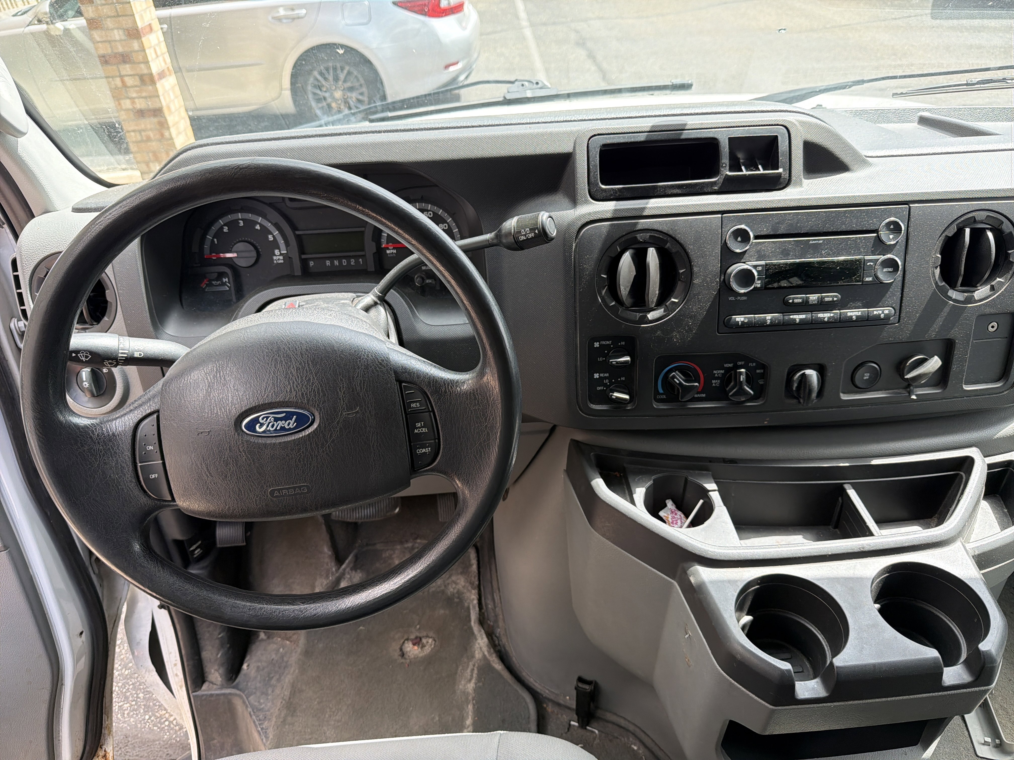 Used 2013 Ford E-350 and Econoline 350 XLT RWD image 4