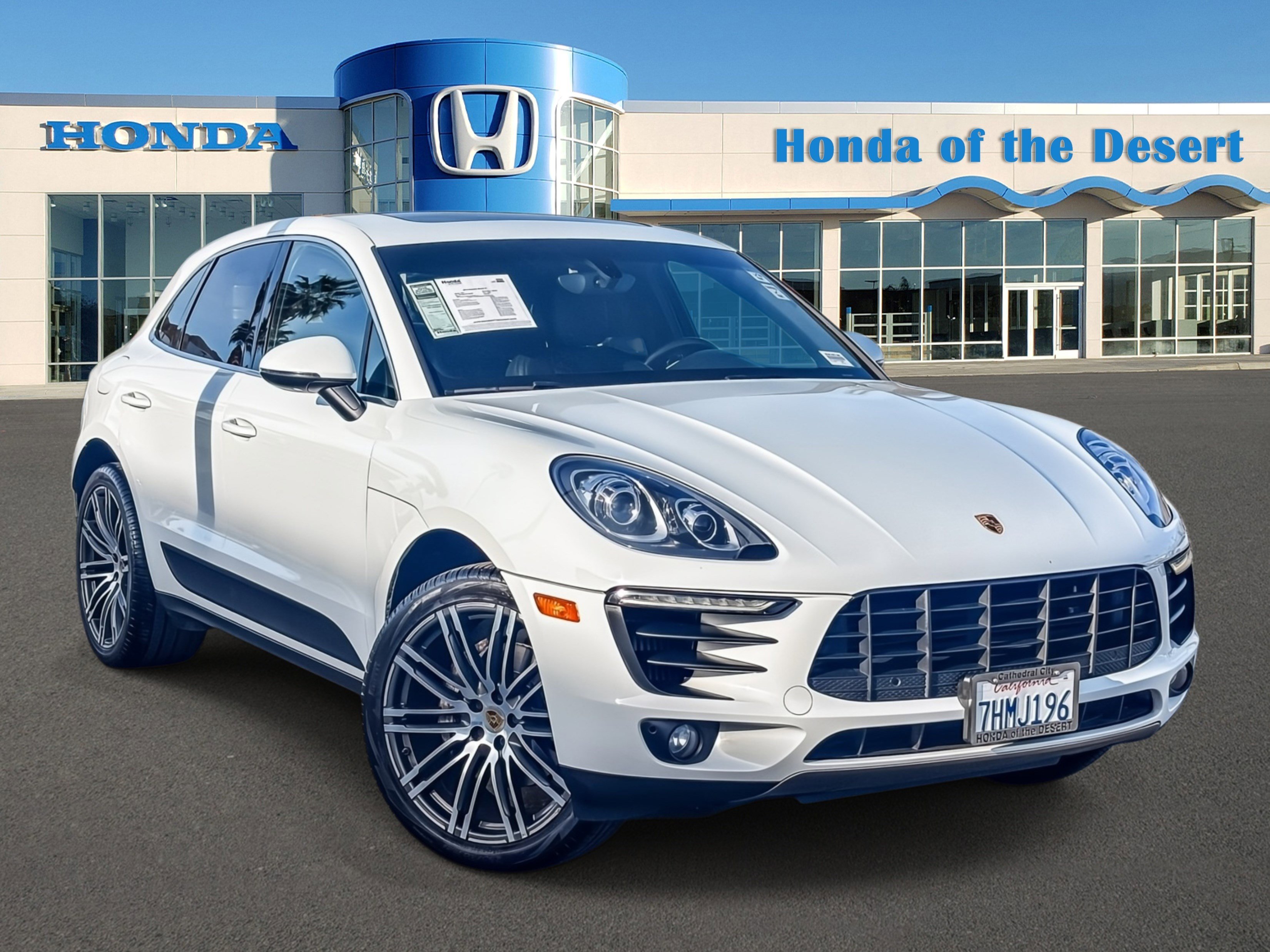 Used 2015 Porsche Macan S image 1