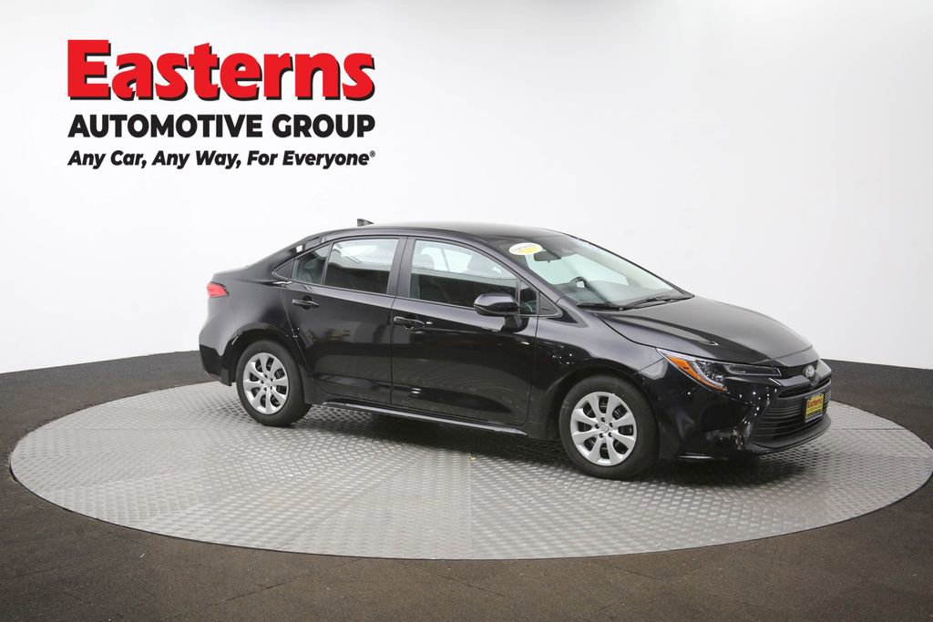 Used 2025 Toyota Corolla LE image 48