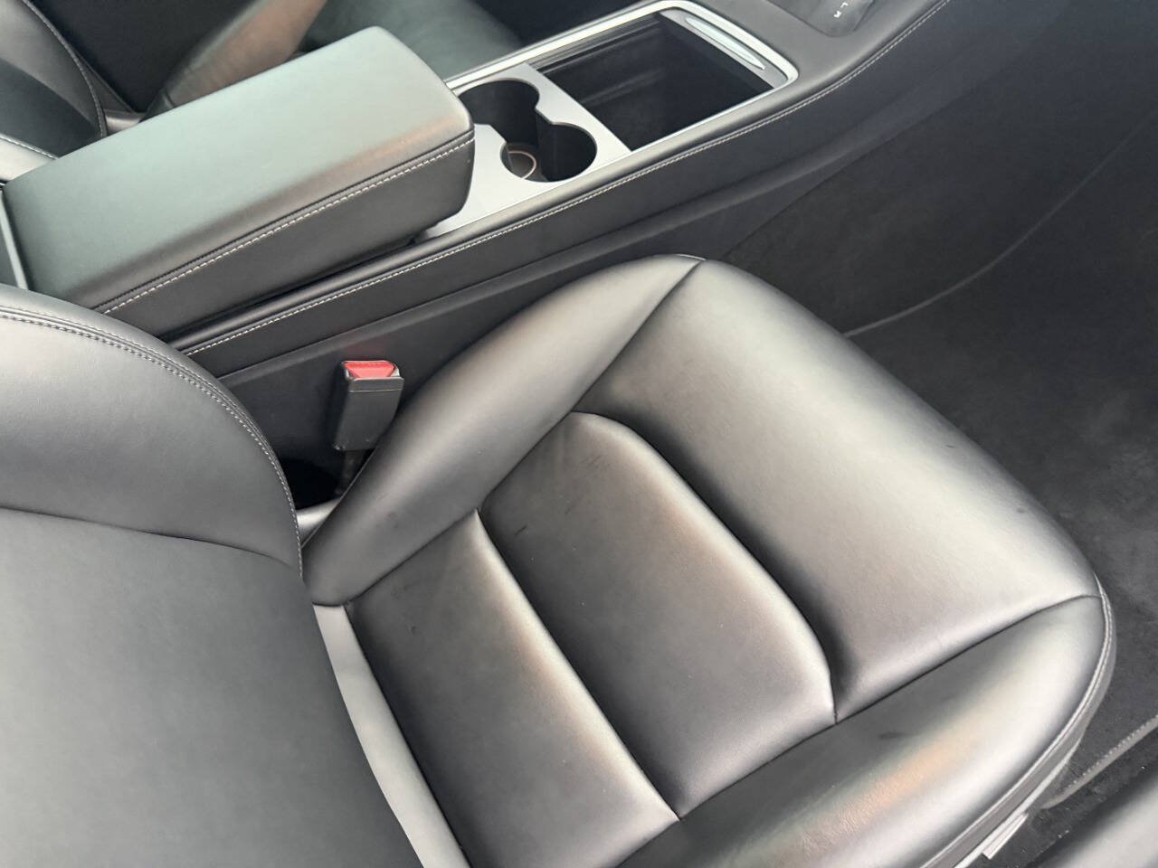 Used 2021 Tesla Model Y Long Range AWD/4WD image 25