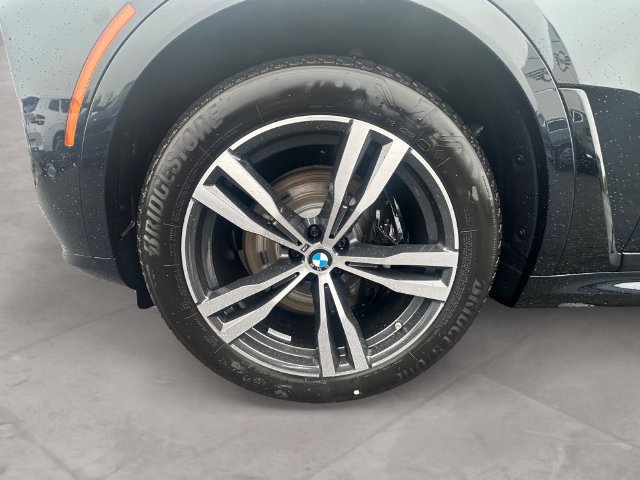 New 2027 BMW X7 xDrive40i w/ M Sport Package AWD/4WD image 14