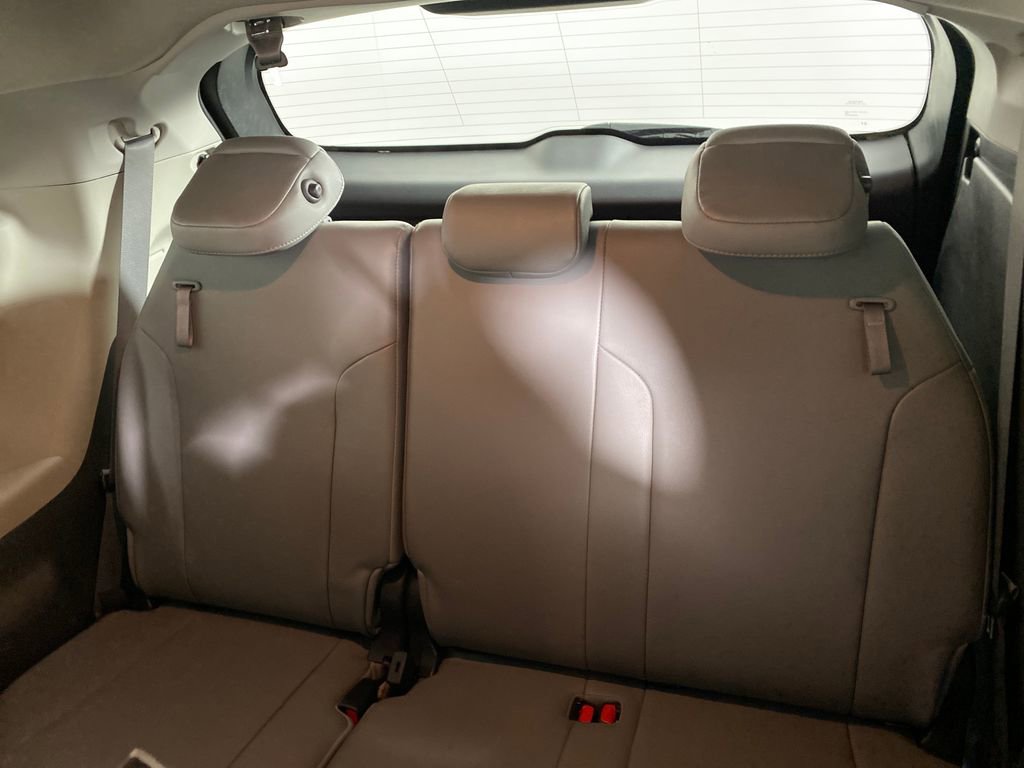 Certified 2022 Toyota Sienna XLE image 29