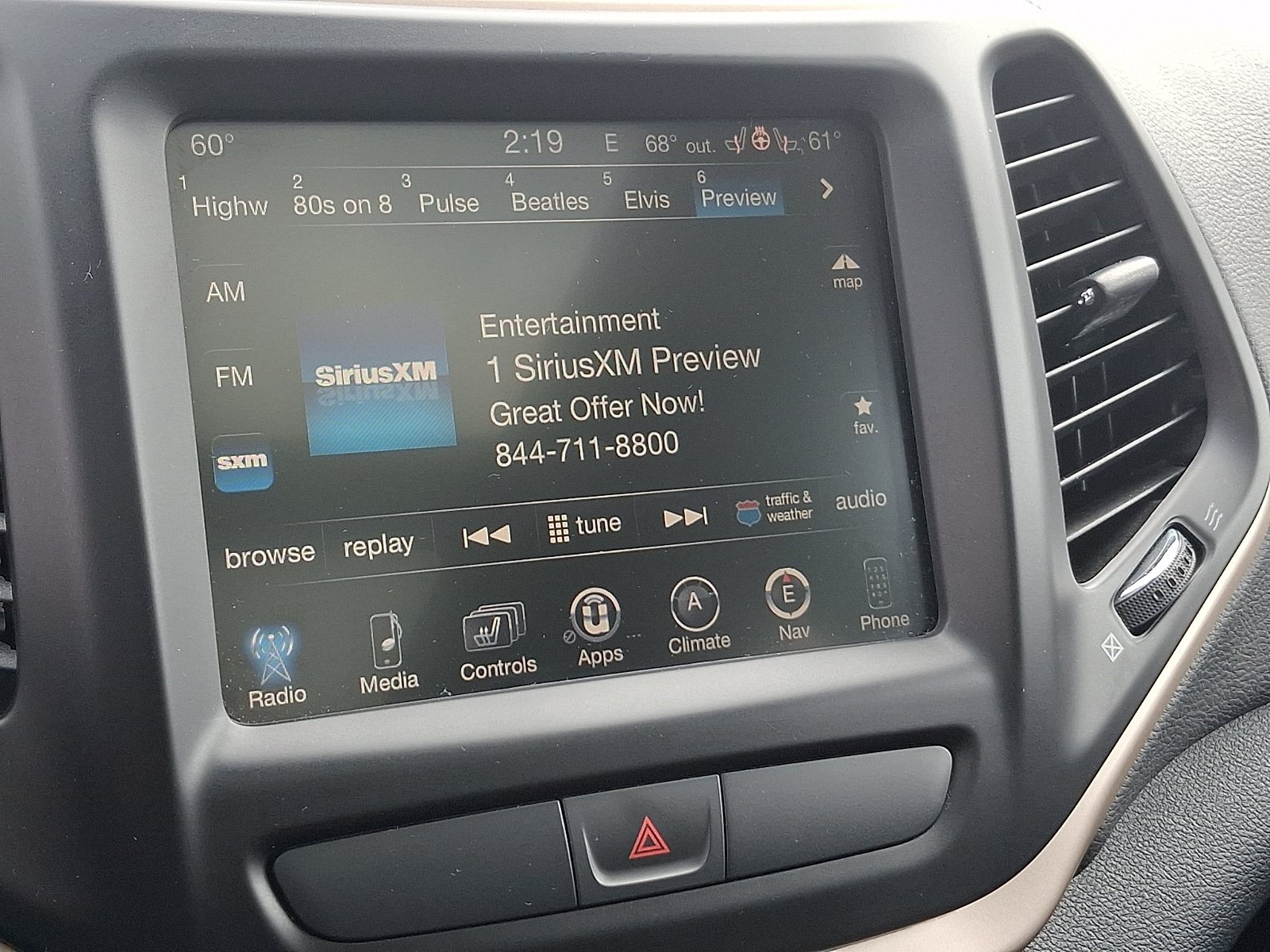 Used 2016 Jeep Cherokee Limited AWD/4WD image 18