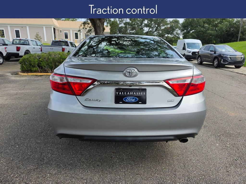 Used 2015 Toyota Camry SE FWD image 3