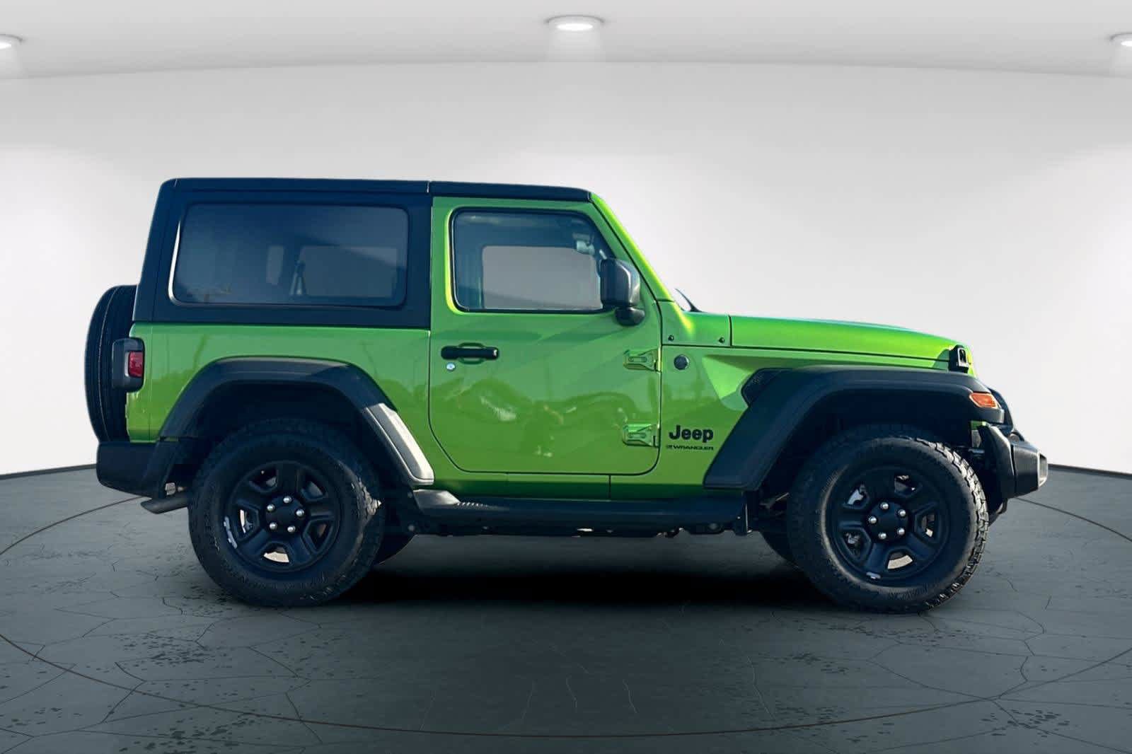 Used 2025 Jeep Wrangler Sport AWD/4WD image 6