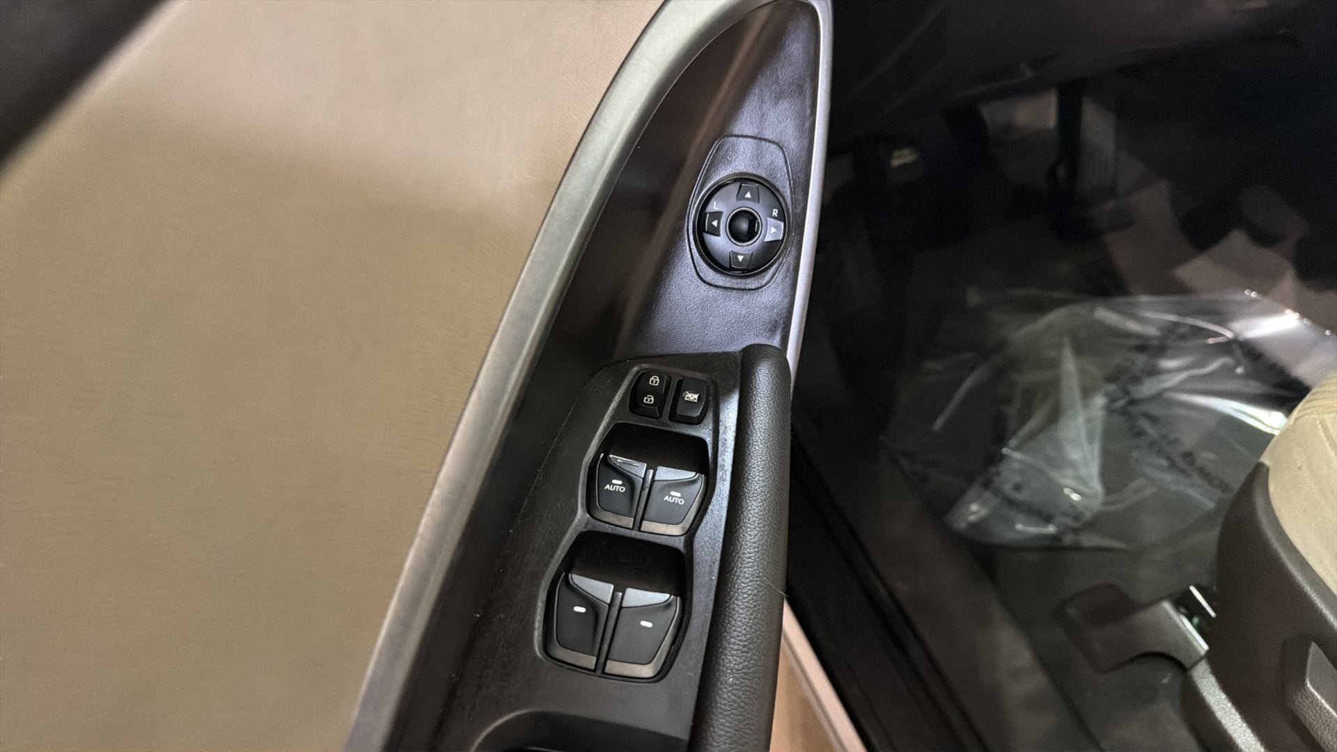 Used 2017 Hyundai Santa Fe Sport w/ Cargo Package FWD image 19