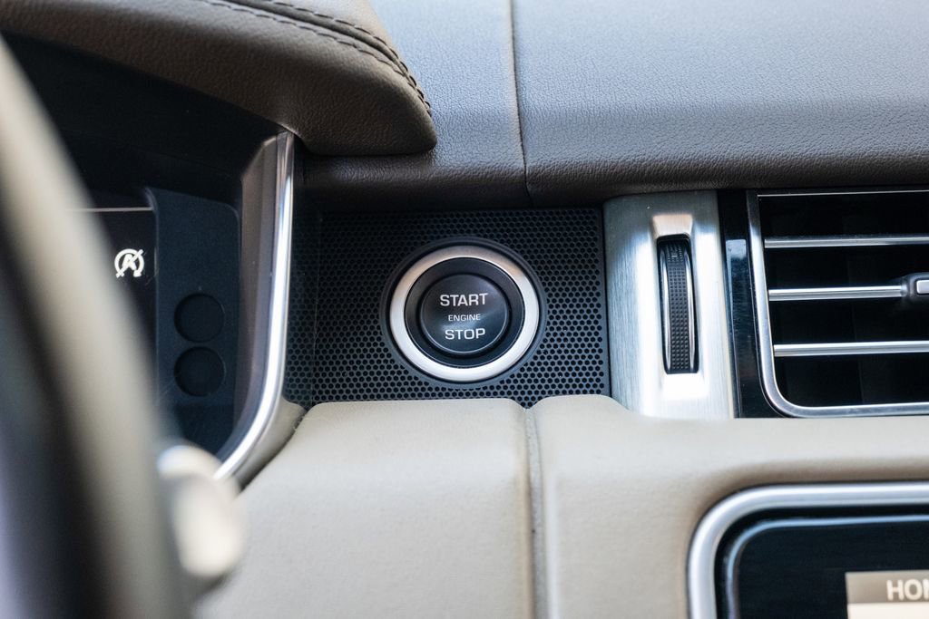 Used 2019 Land Rover Range Rover HSE image 21