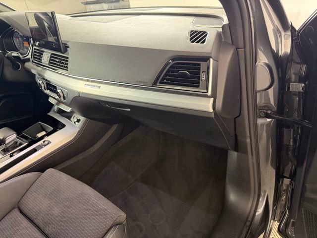 Used 2023 Audi Q5 e Premium Plus w/ Premium Plus Package image 23