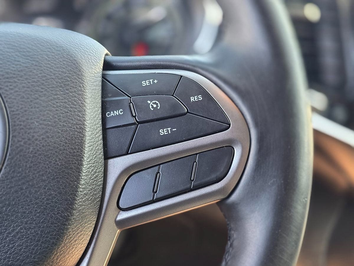 Used 2019 Jeep Cherokee Limited image 30