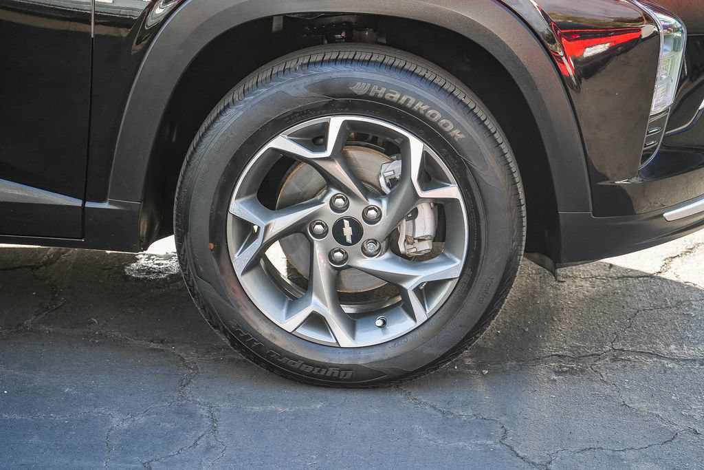 Used 2025 Chevrolet Trax LT w/ Driver Confidence Package FWD image 9