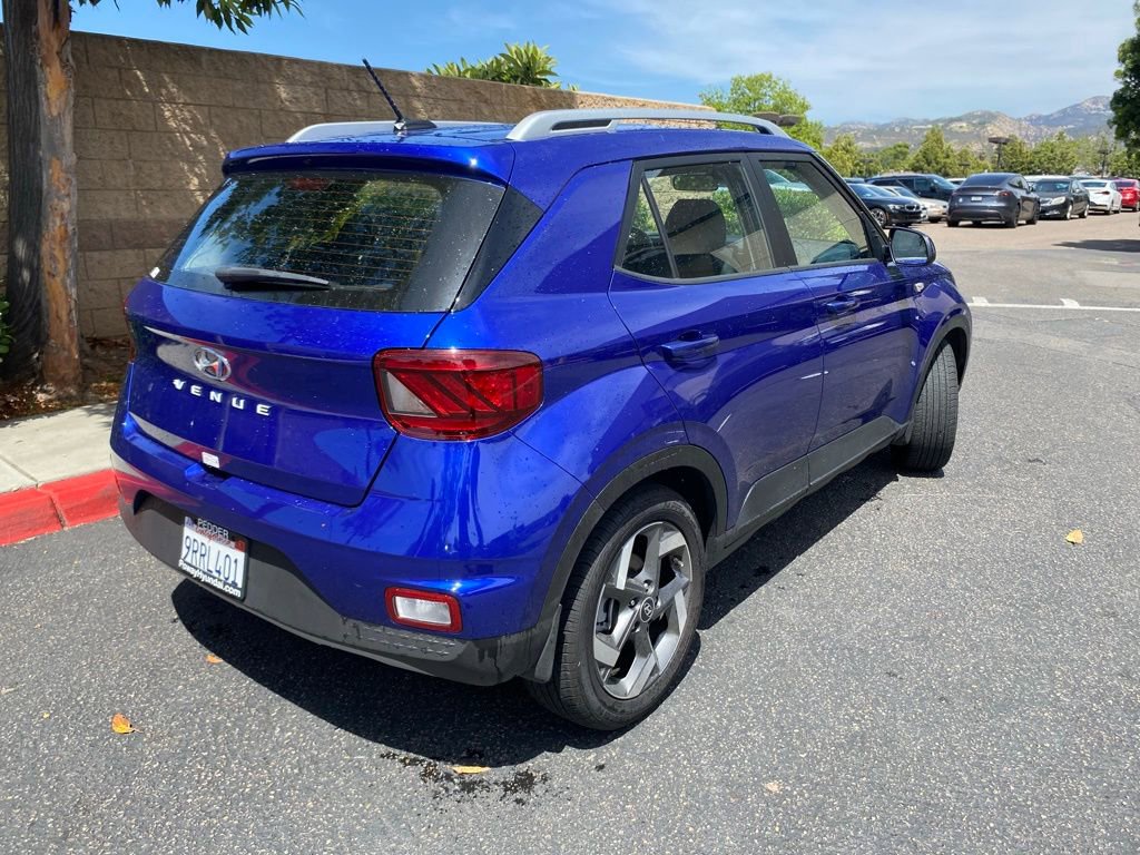 Certified 2025 Hyundai Venue Limited FWD image 8