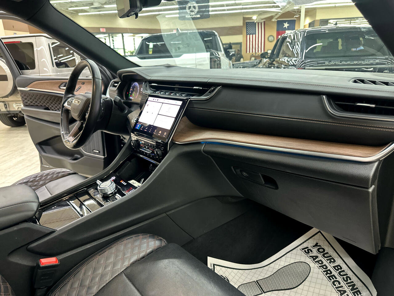 Used 2022 Jeep Grand Cherokee L Summit w/ Advanced Protech Group IV image 50