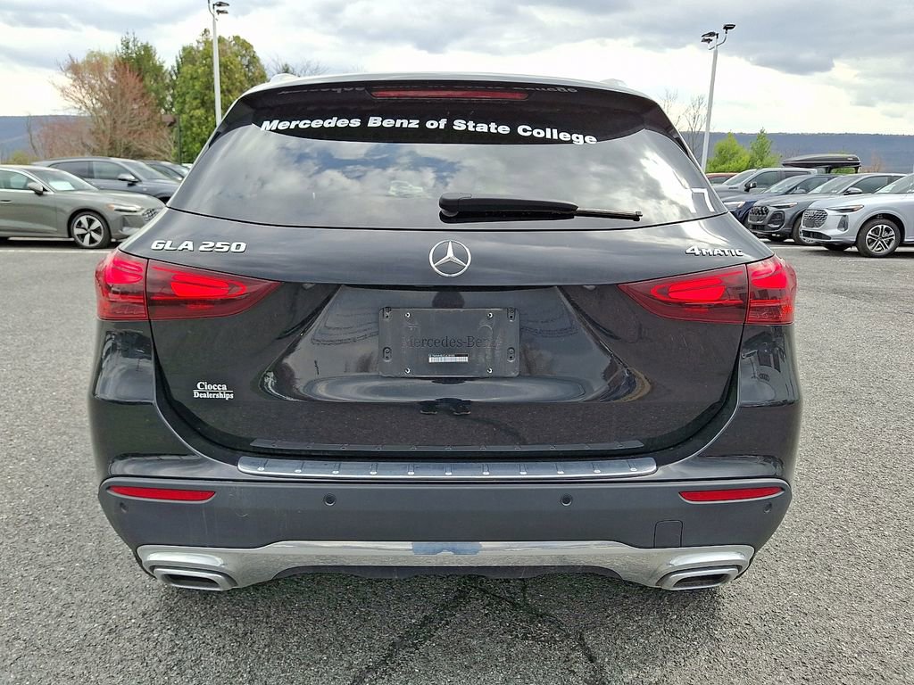 Used 2025 Mercedes-Benz GLA 250 4MATIC image 9