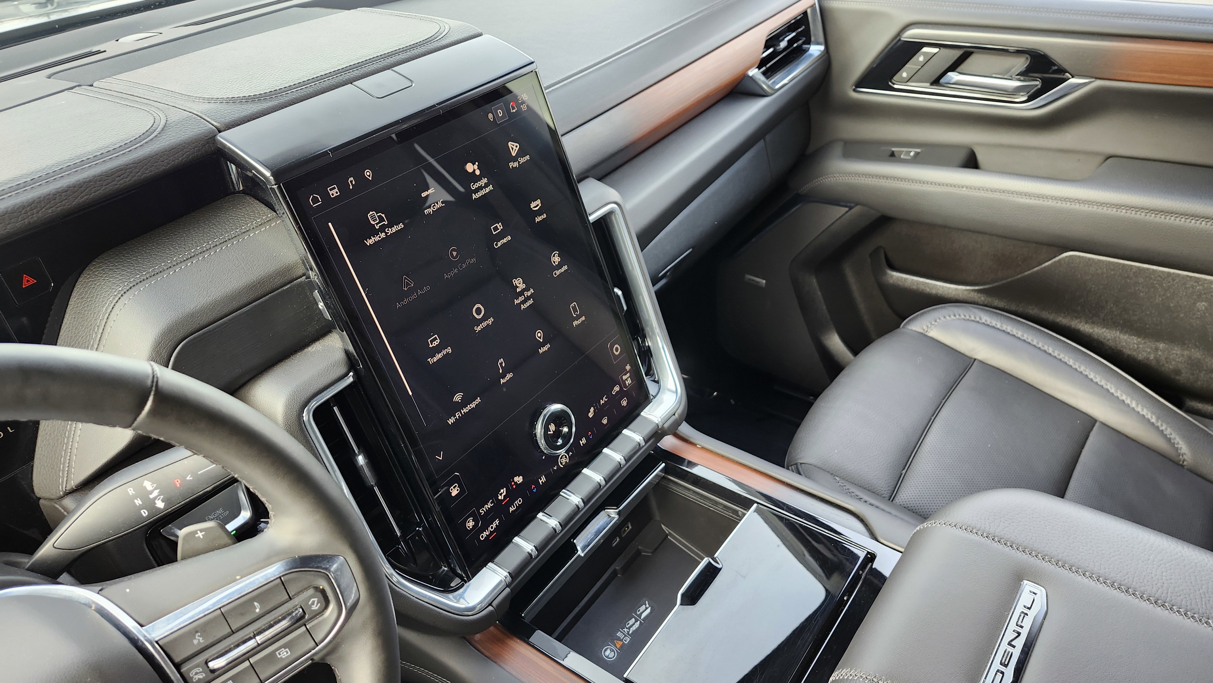 Used 2025 GMC Yukon Denali image 33