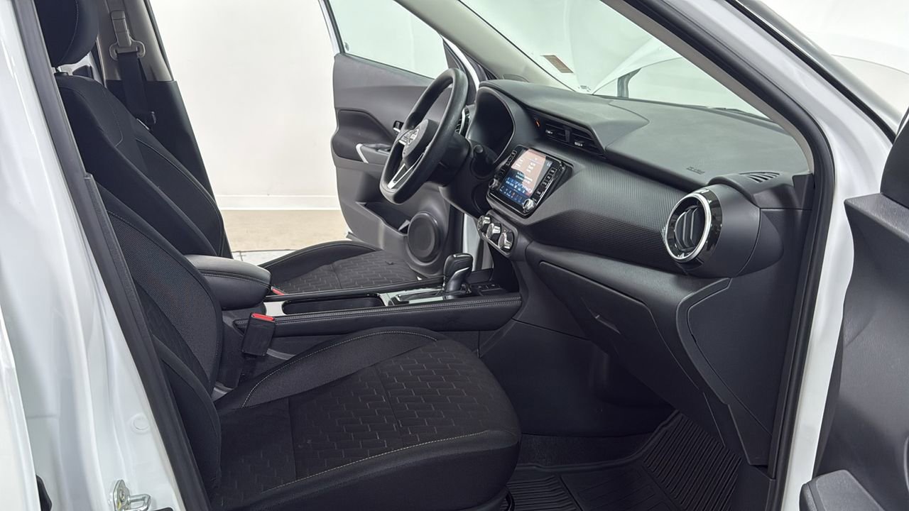 Used 2024 Nissan Kicks SV image 18