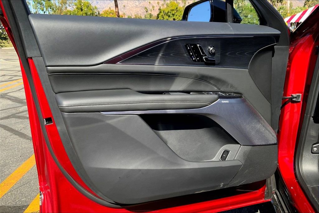 New 2026 Cadillac Lyriq V image 11