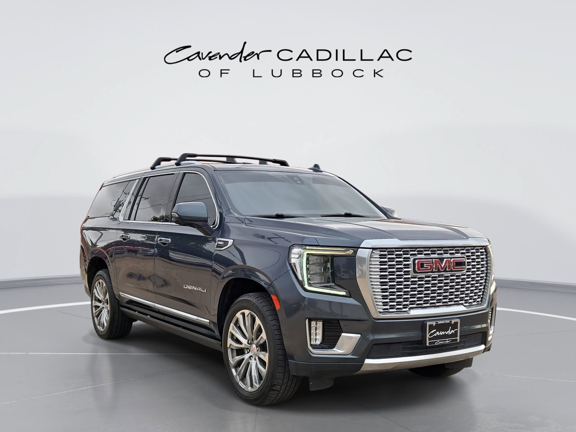 Used 2021 GMC Yukon XL Denali w/ Denali Premium Package AWD/4WD image 1