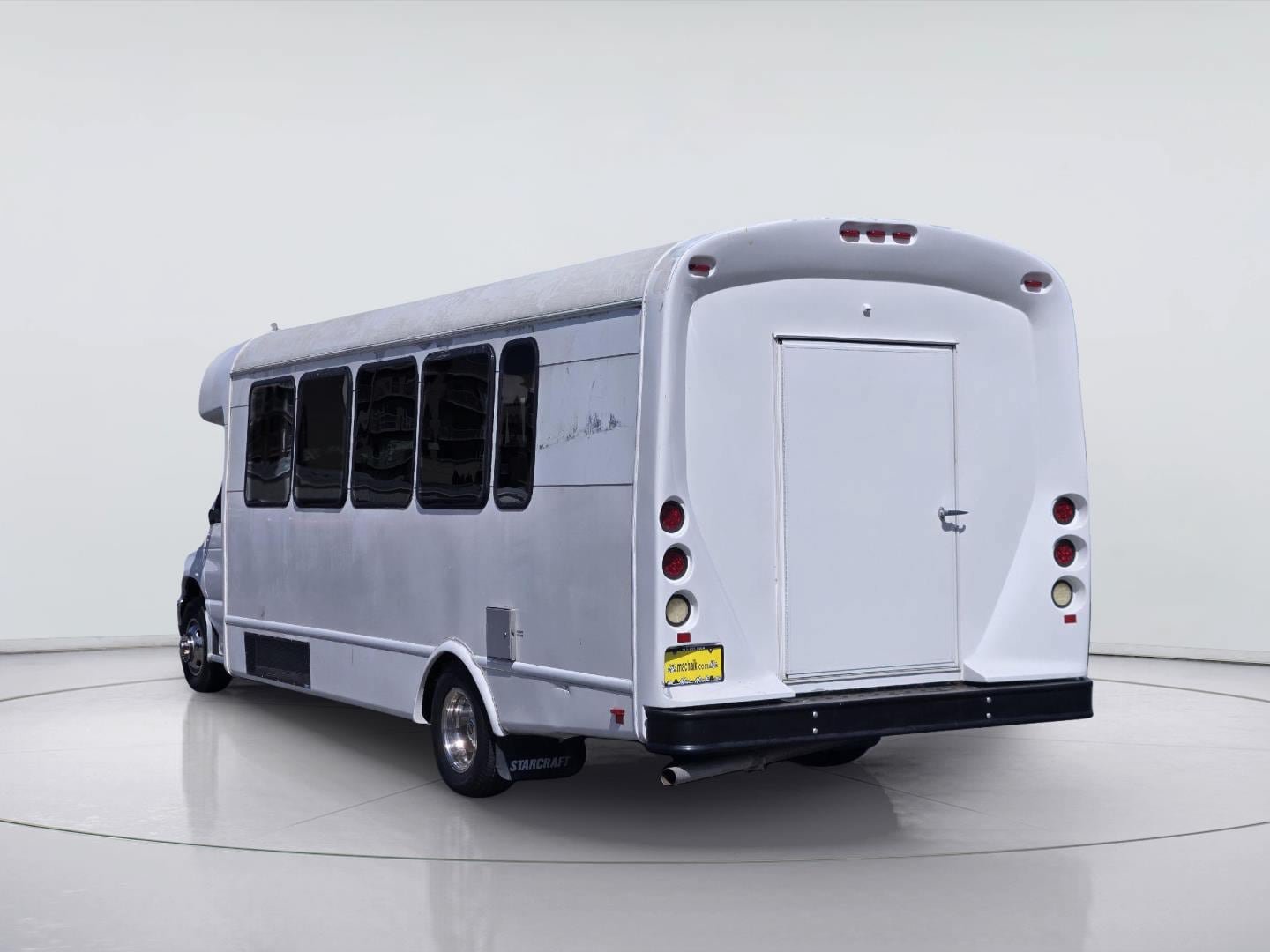 Used 2015 Ford E-450 and Econoline 450 Super Duty w/ Shuttle Bus Prep Package RWD image 6