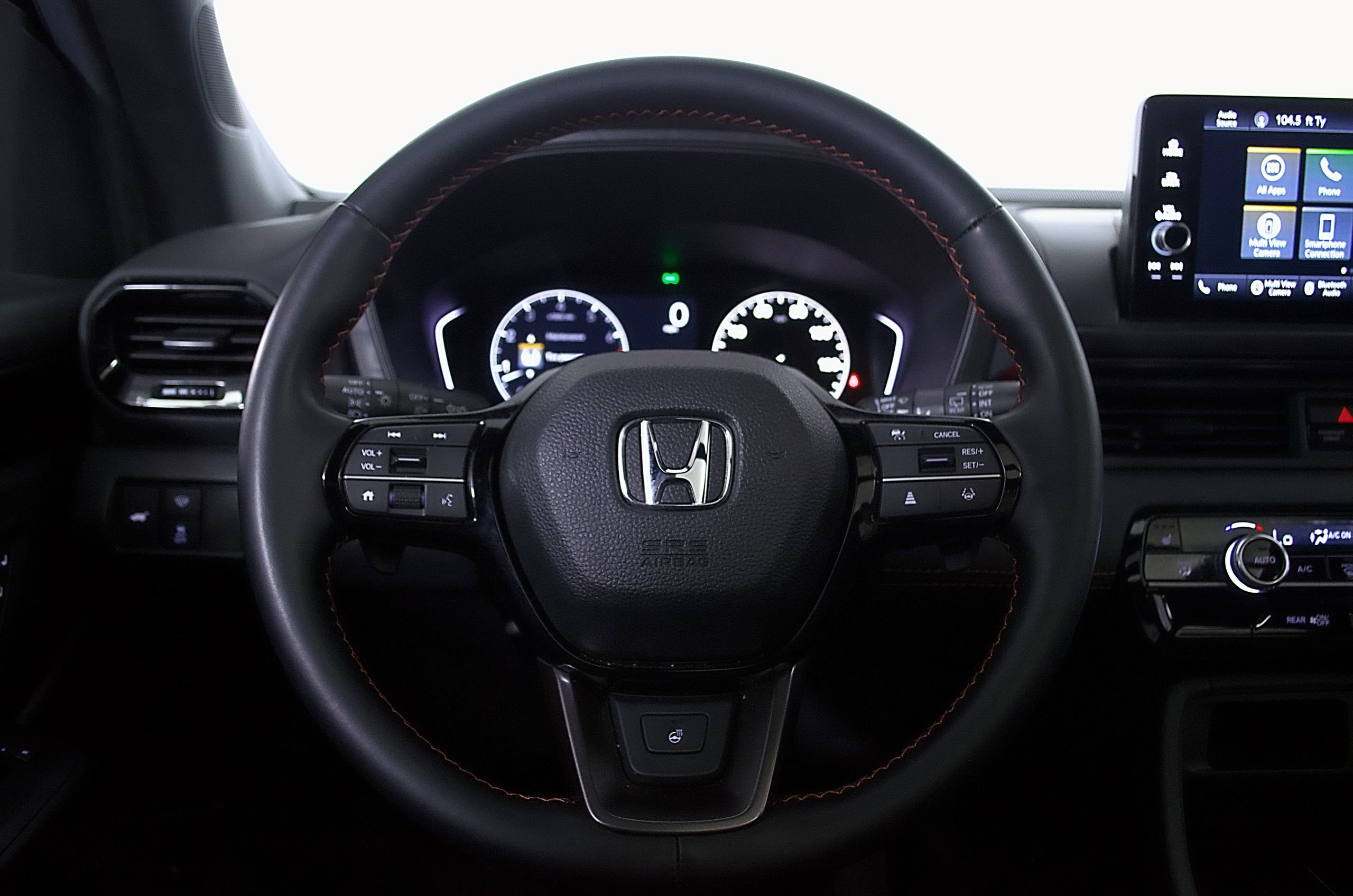 Used 2025 Honda Pilot TrailSport image 31
