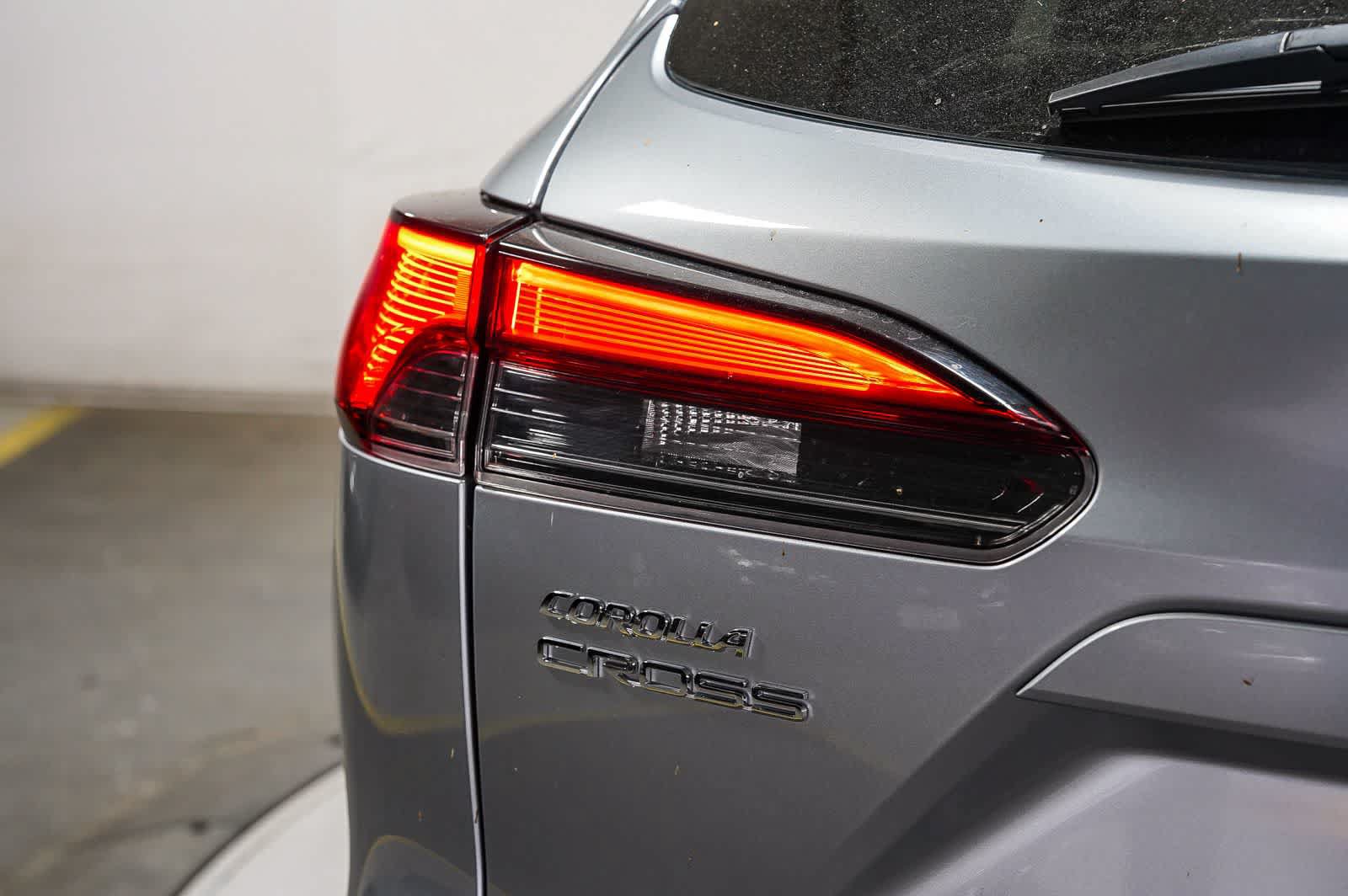 Certified 2025 Toyota Corolla Cross XLE FWD image 11