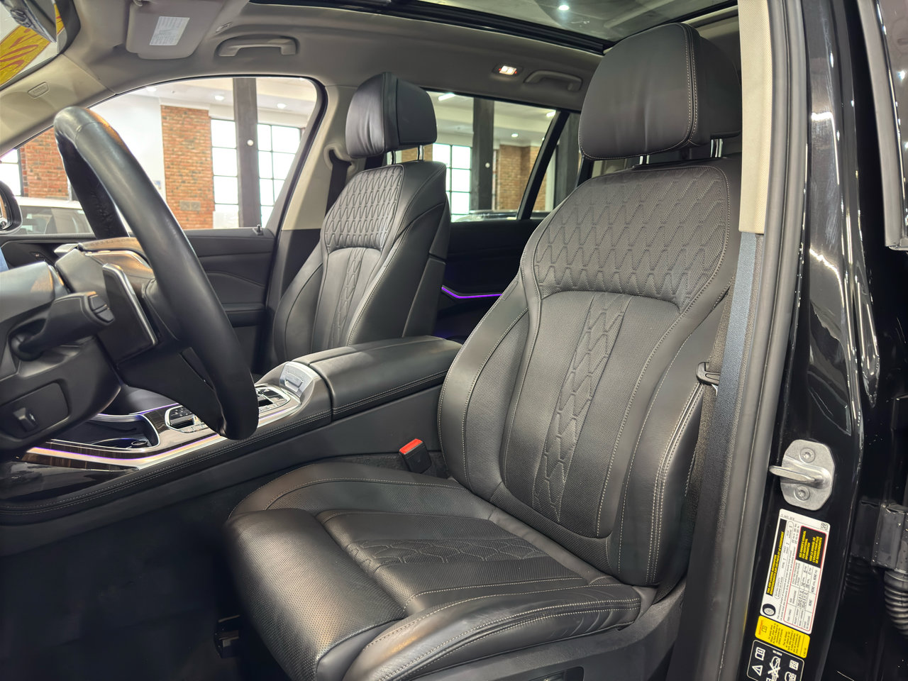 Used 2023 BMW X7 xDrive40i w/ Premium Package image 25