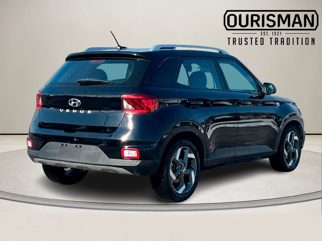 Used 2023 Hyundai Venue SEL image 5