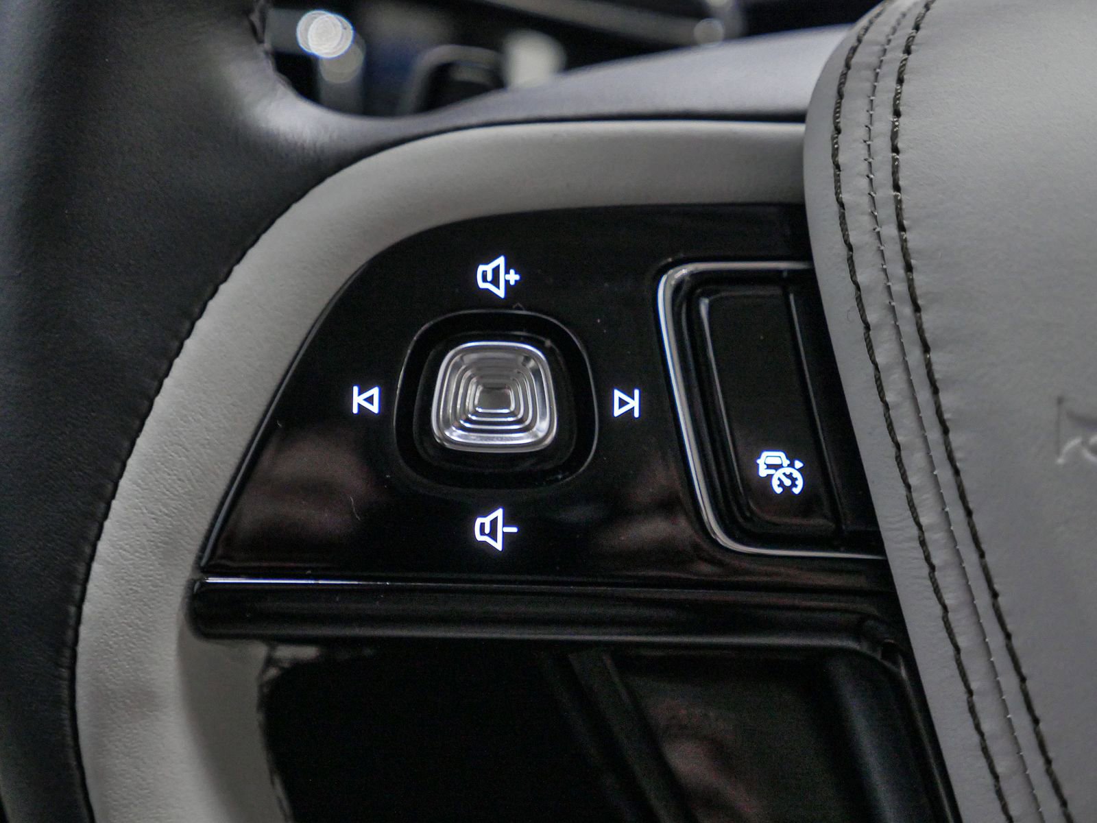 New 2025 Lincoln Aviator Reserve image 40