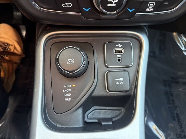 Used 2018 Jeep Compass Latitude w/ Popular Equipment Group AWD/4WD image 14
