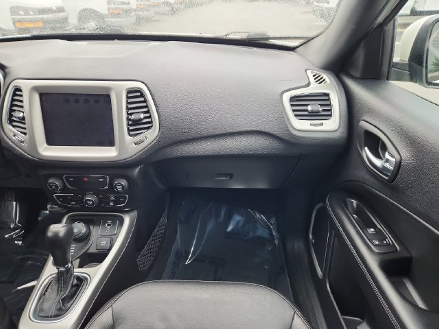 Used 2020 Jeep Compass High Altitude AWD/4WD image 24