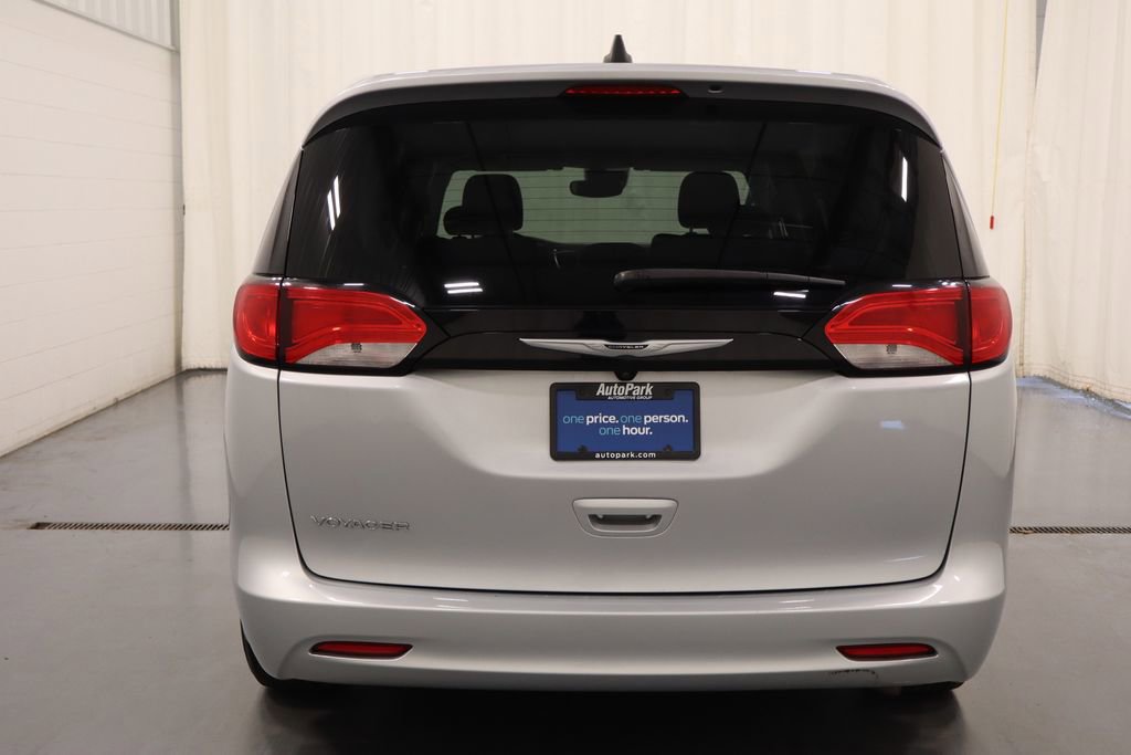 Certified 2023 Chrysler Voyager LX image 8