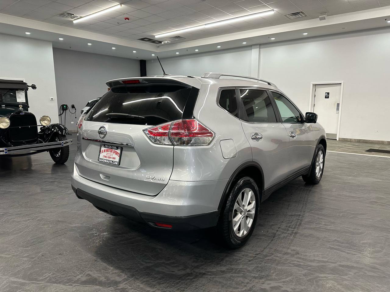 Used 2015 Nissan Rogue SV w/ SV Premium Package image 5