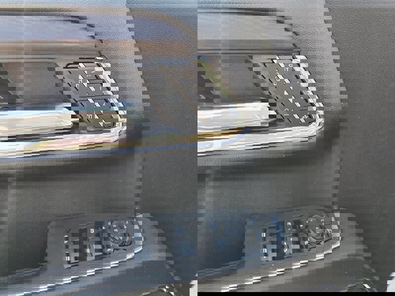 Used 2024 GMC Sierra 1500 SLT image 14