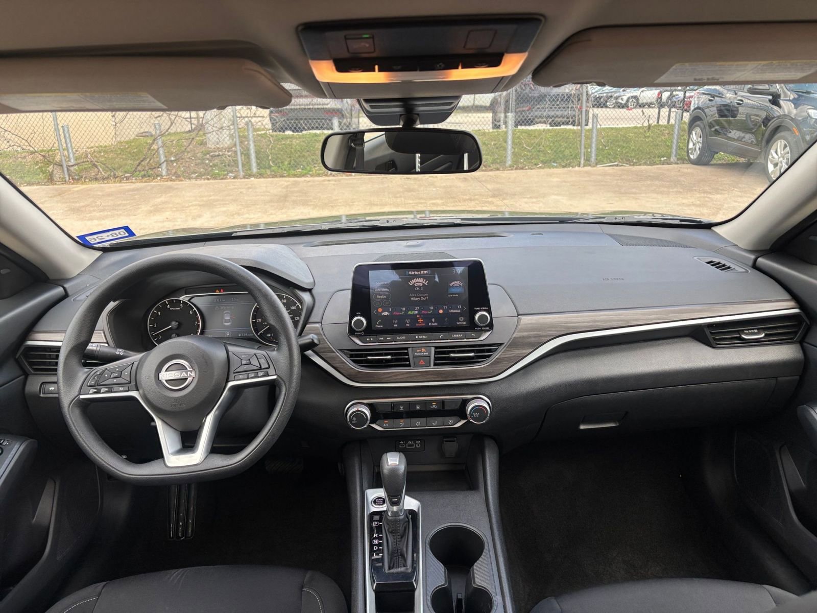 Used 2025 Nissan Altima 2.5 SV FWD image 33
