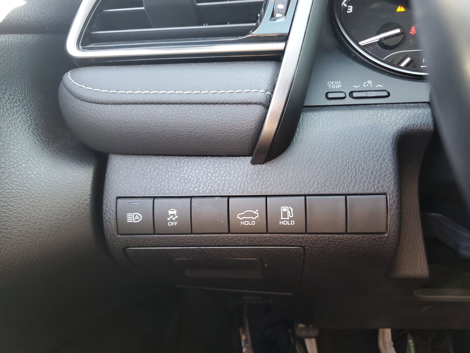 Used 2022 Toyota Camry SE w/ Convenience Package FWD image 22