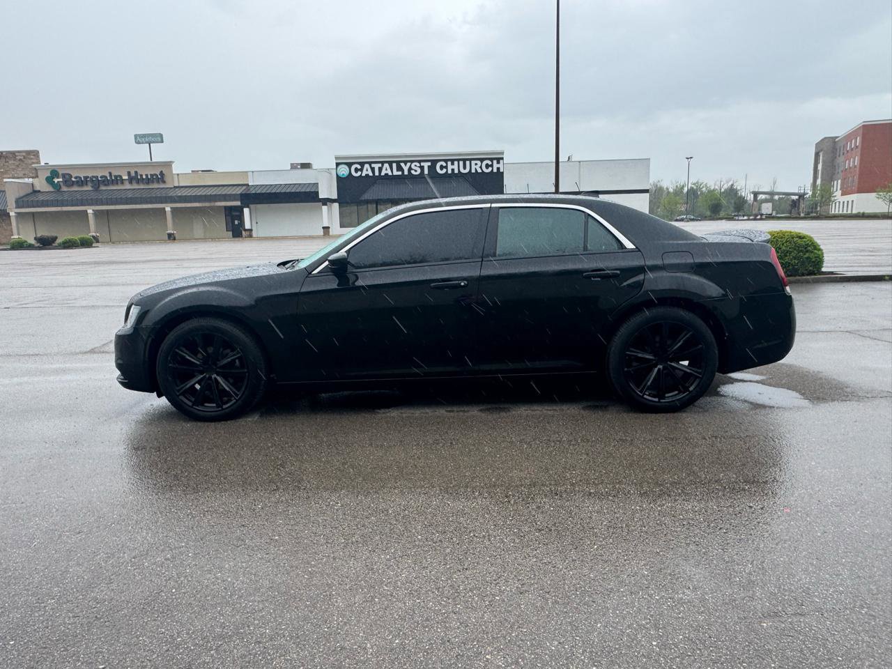 Used 2021 Chrysler 300 Touring w/ Sport Appearance Package image 8