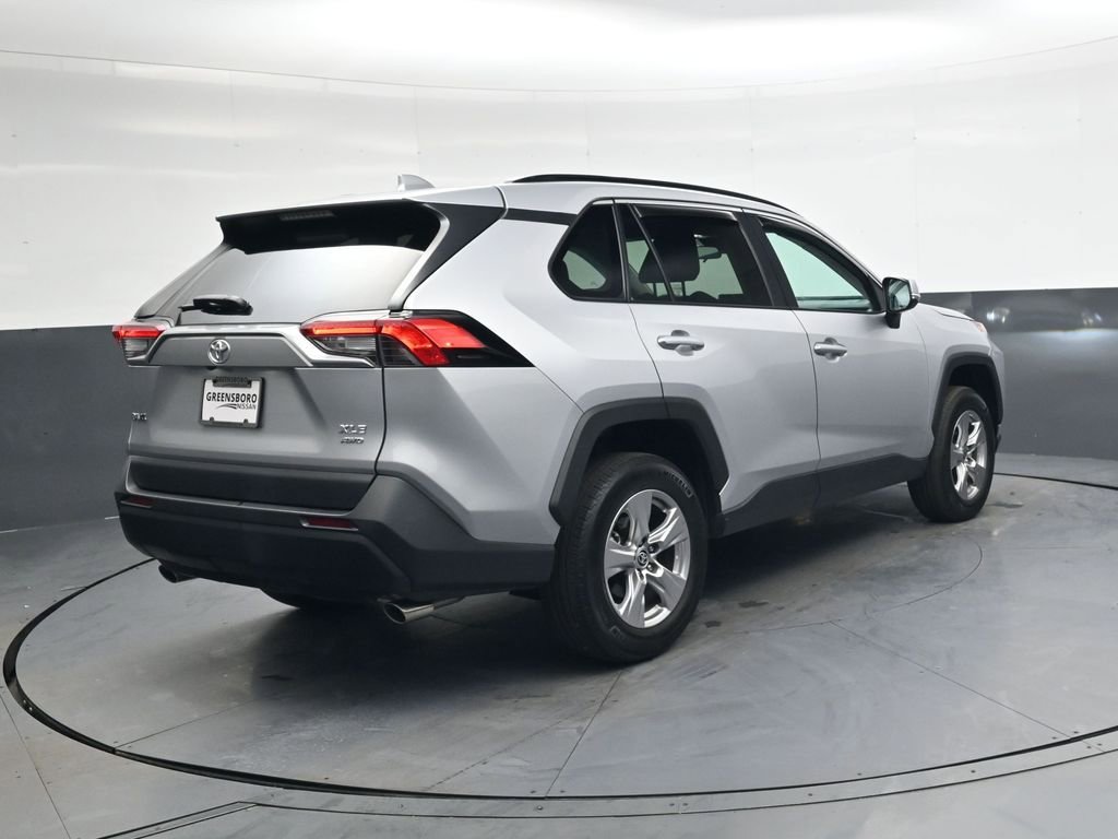 Used 2023 Toyota RAV4 XLE w/ Convenience Package image 4