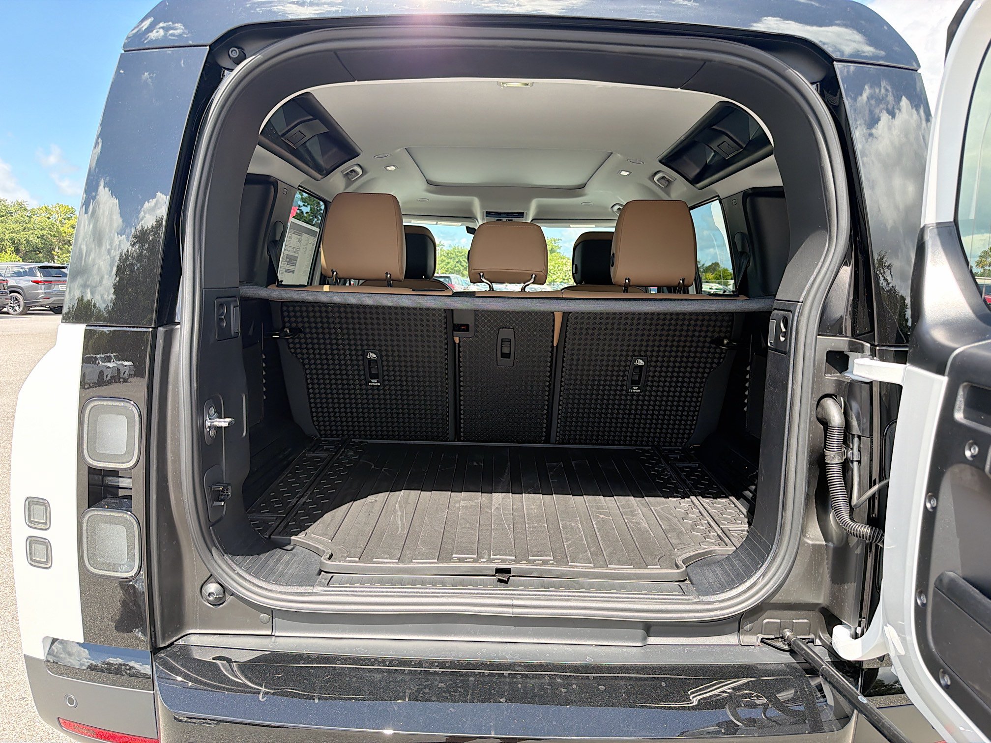 New 2026 Land Rover Defender 110 S AWD/4WD image 12